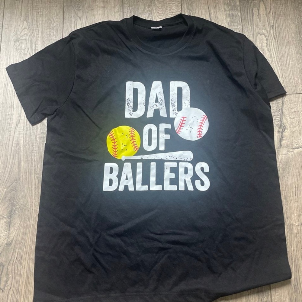 Dad of Ballers shirt xl